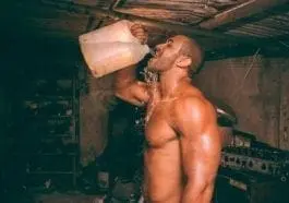 Shake proteinowy nie regeneruje i nie wzmacnia mięśni