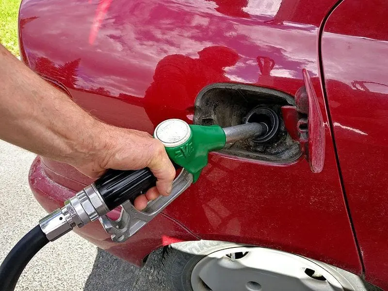 Fueling_Car
