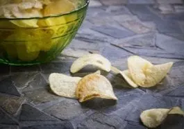 10 powodów dla których nie powinniśmy jeść chipsów