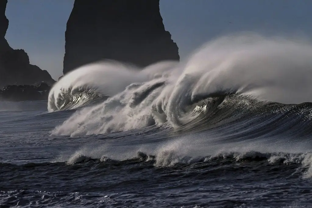 15 ciekawostek o niesamowitym zjawisku - tsunami! duże fale na morzu