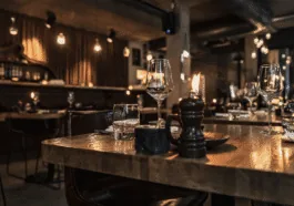 Klimatyczne restauracje Warszawa: miejsca z duszą, ogrodem i tarasem