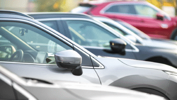 Jak wybrać pośrednika do importu auta z USA?