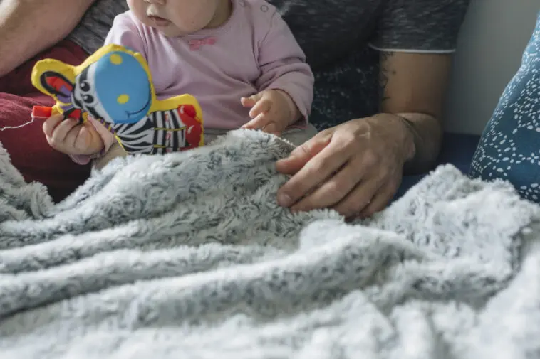 Jak wybrać idealny kocyk dla niemowlaka? Kocyk dla dziecka