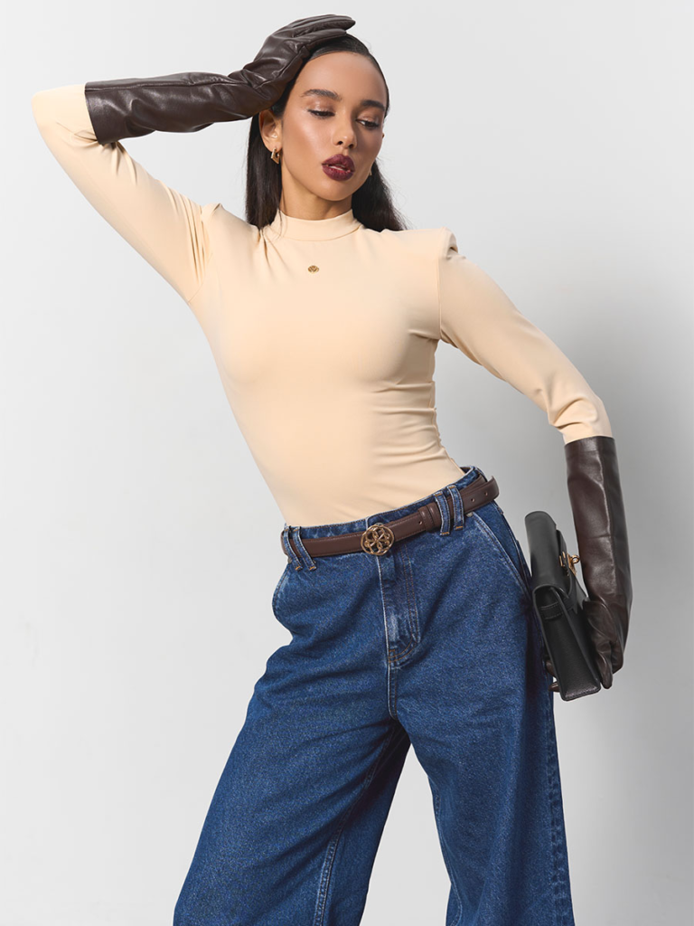 Trendy w modzie damskiej na ten sezon: co naprawdę warto mieć w szafie?