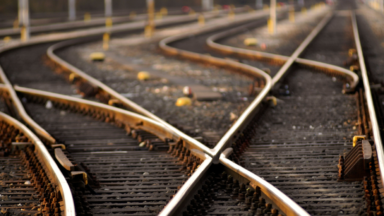 Sennik Tory Kolejowe: Interpretacja Snów i Znaczenie Symboliki