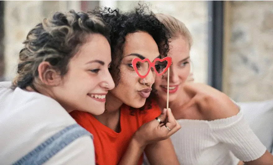 Przewodnik po prezentach na walentynki w 2026 r.: od ulubionych klasyków po nowoczesne niespodzianki Przewodnik po prezentach na walentynki w 2026 r.: od ulubionych klasyków po nowoczesne niespodzianki