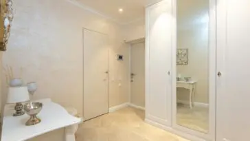 Szafy, które porządkują codzienność. Jak dobrze zaplanować przestrzeń w domu?