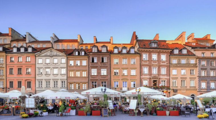 Warszawa Bez Ciężkich Walizek – Praktyczny Przewodnik dla Podróżnych Odkrywających Stolicę Polski Warszawa Bez Ciężkich Walizek – Praktyczny Przewodnik dla Podróżnych Odkrywających Stolicę Polski
