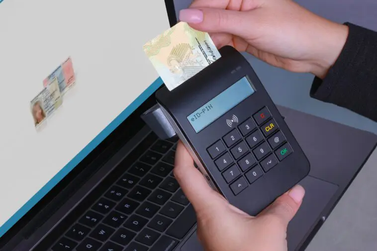 Dwie minuty w telefonie i kredyt wzięty na twoje dane jest nieważny. Wciąż nie zrobiło tego 25 milionów Polaków Dwie minuty w telefonie i kredyt wzięty na twoje dane jest nieważny. Wciąż nie zrobiło tego 25 milionów Polaków