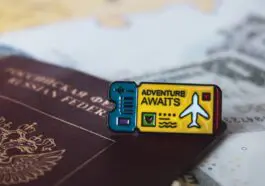 Cztery litery na karcie pokładowej i wykładają całą twoją walizkę na stół. Większość pasażerów trafia tam zupełnie losowo