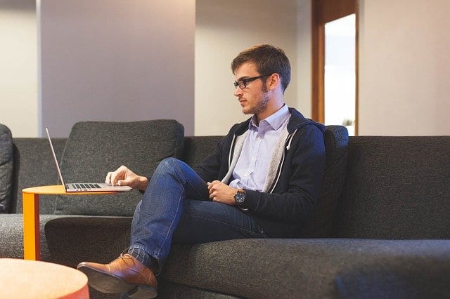 Domowe sposoby na ból w stawach praca siedząca