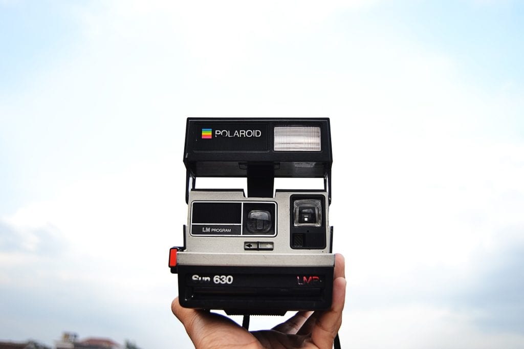 50 rzeczy, które były popularne w latach 90-tych, znasz je? polaroid