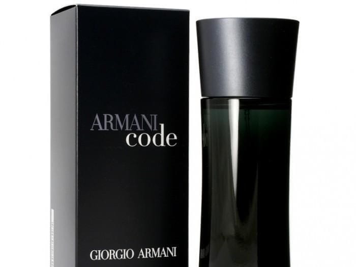 Flakon perfum Armani Code. 