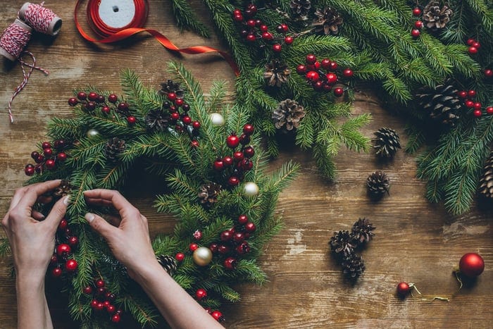 Tanie ozdoby świąteczne, które wniosą do twoich wnętrz klimat i zapach bożego narodzenia