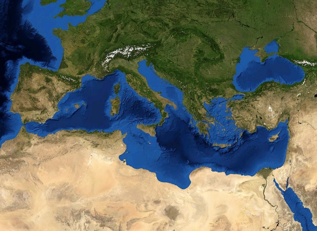 Morze Śródziemne, otoczone lądem. 