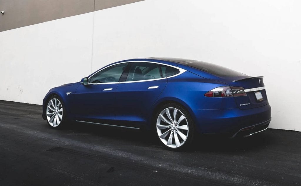Najbogatszy człowiek świata - poznaj jego historię Tesla.