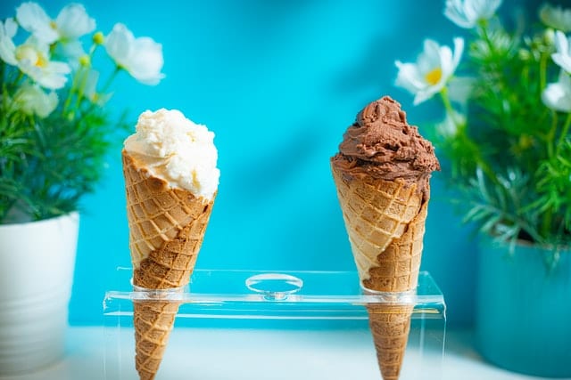 Sztuczki fotografów reklamowych Lody w wafelkach.