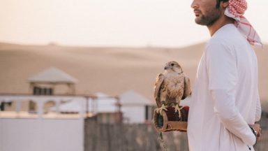 Mężczyzna ze Zjednoczonych Emiratów Arabskich.