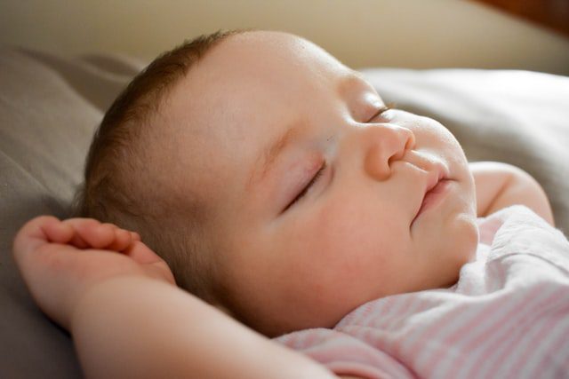 Dziecko podczas snu. 