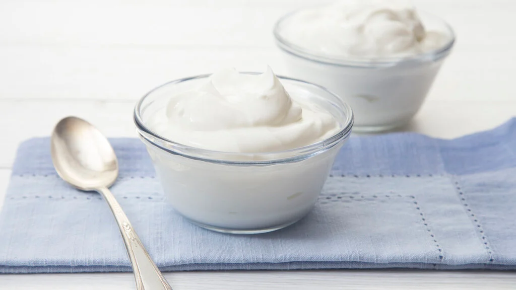 Jogurt jako codzienny posiłek? Sprawdź, dlaczego warto jeść jogurty
