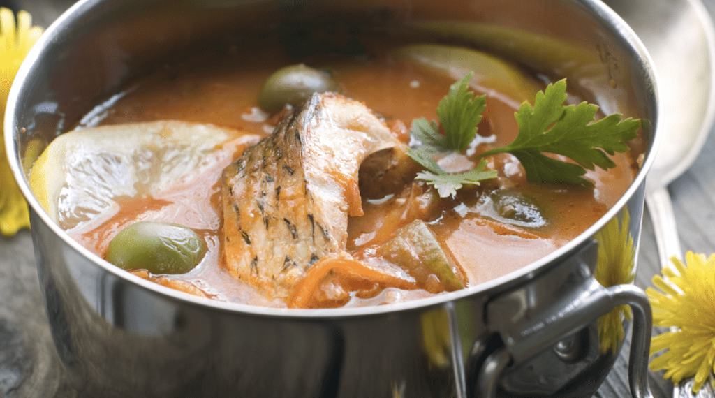 Zupa rybna – przepis Karola Okrasy
