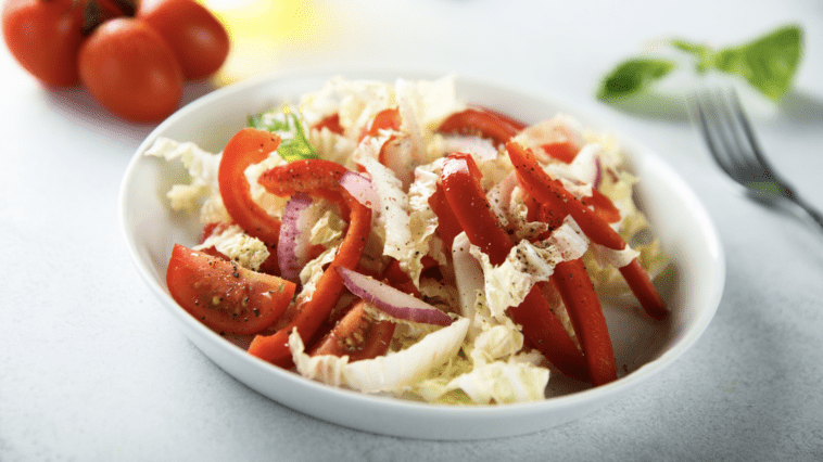 Obłędna surówka z kapusty pekińskiej