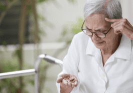 Czy chory na alzheimera wie, że jest chory? zrozumienie świadomości pacjentów