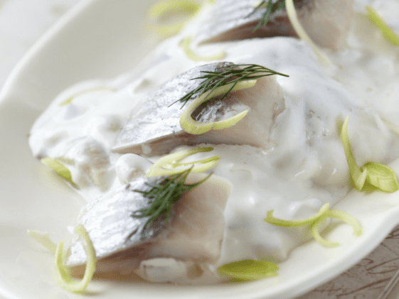 Śledzie w śmietanie przepis babci