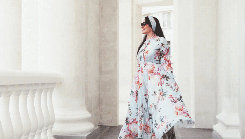 Sukienki wyszczuplające na wesele plus size – jak wybrać idealny fason Jakie materiały wybrać do sukienki plus size