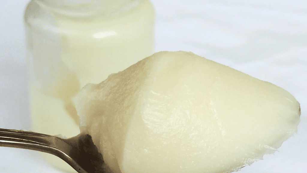 Smalec gęsi na włosy – naturalny sposób na zdrową i lśniącą fryzurę