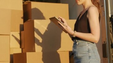 Jak przygotować się do przeprowadzki? Warszawa oferuje coraz więcej tego typu usług