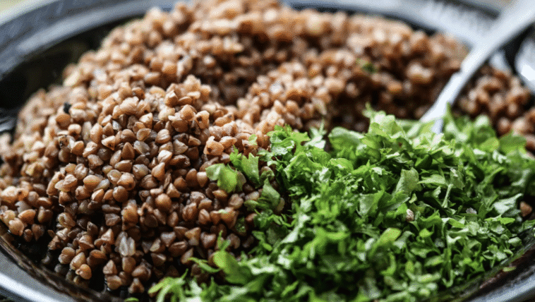 Jem kaszę i chudnę – dlaczego kasza wspiera odchudzanie?