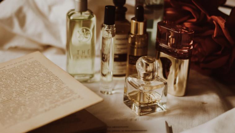Zrozumienie próbek perfum i ich roli w wyborze zapachu Zrozumienie próbek perfum i ich roli w wyborze zapachu