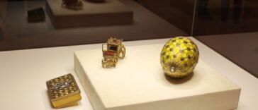 Jajo koronacyjne Fabergé z 1897 roku w złocie i emalii, z karetą jako niespodzianką