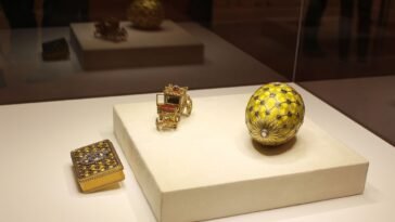 Jajo koronacyjne Fabergé z 1897 roku w złocie i emalii, z karetą jako niespodzianką