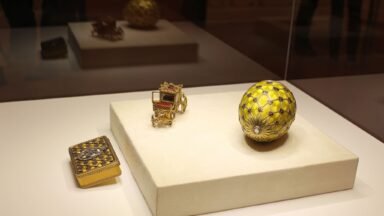 Jajo koronacyjne Fabergé z 1897 roku w złocie i emalii, z karetą jako niespodzianką