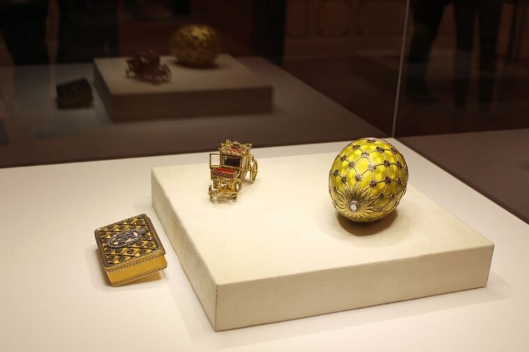 Jajo koronacyjne Fabergé z 1897 roku w złocie i emalii, z karetą jako niespodzianką
