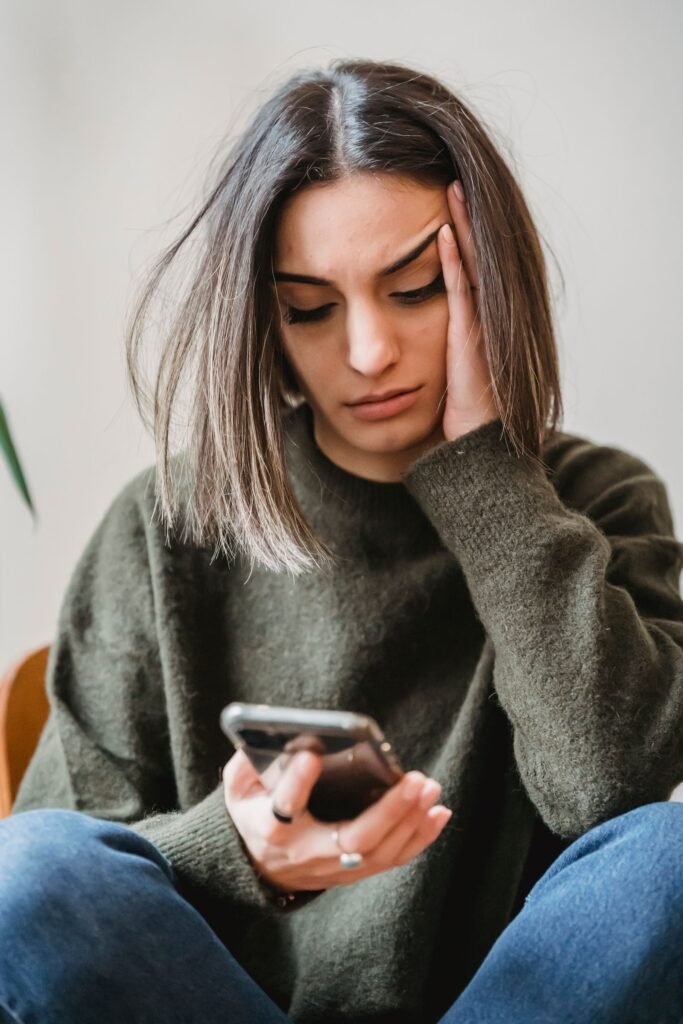 Dzwoni numer z twojego miasta, a w słuchawce jest call center z ofertą. Taki telefon bez twojej zgody jest już nielegalny